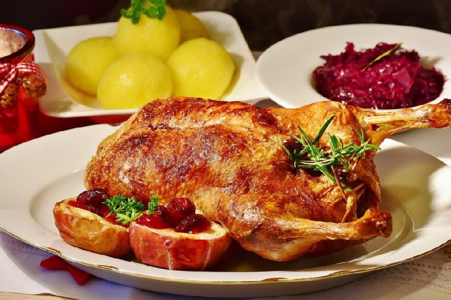 Leckere knusprige Ente, so wie beim Me King Asia Restaurant mit leckeren chinesischen Essen, so wie Lieferservice in Gotha. 